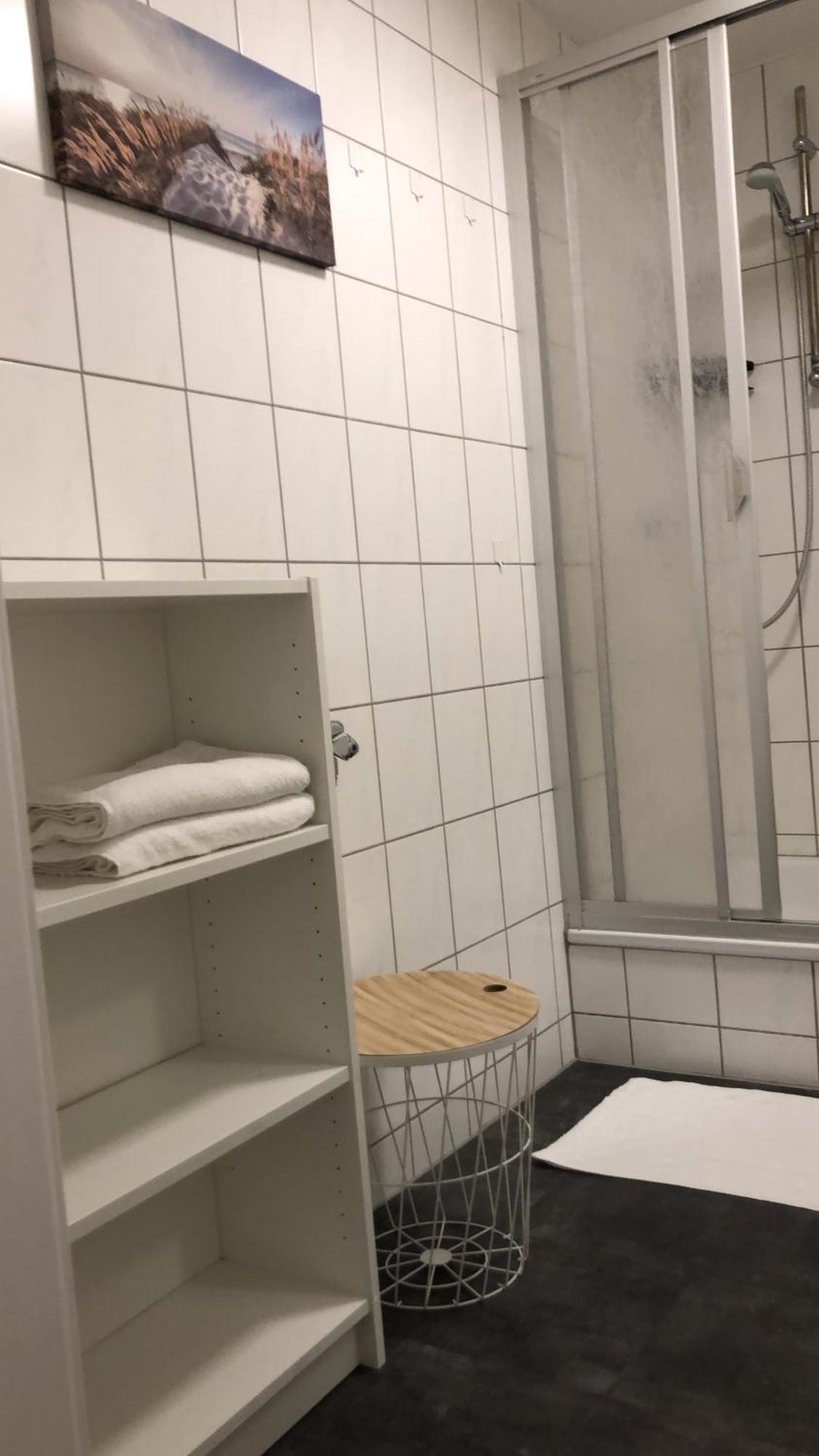 Im Dachgeschoss, 2 Zi, 45 Qm, Im Osten Von Leipzig